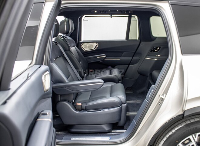 Lynk & Co 900-19