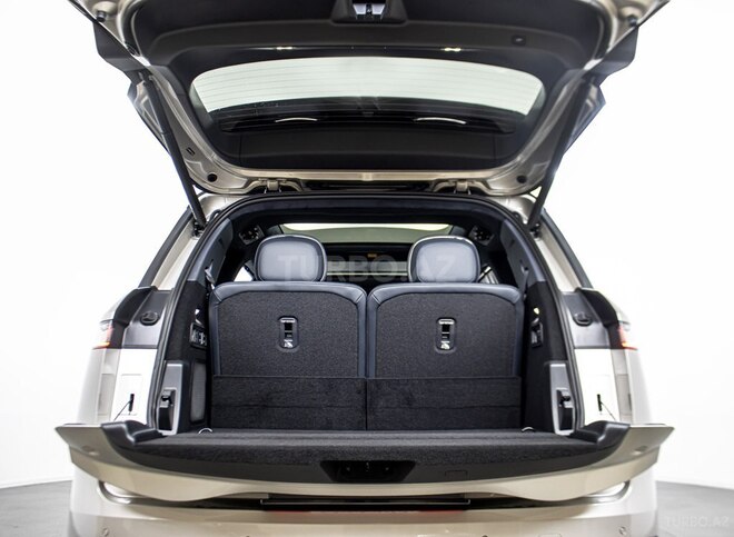 Lynk & Co 900-15