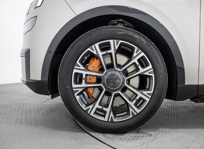 Lynk & Co 900-14