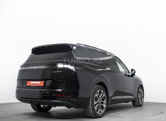 Lynk & Co 900-3