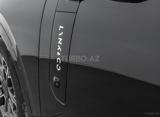 Lynk & Co 900-17
