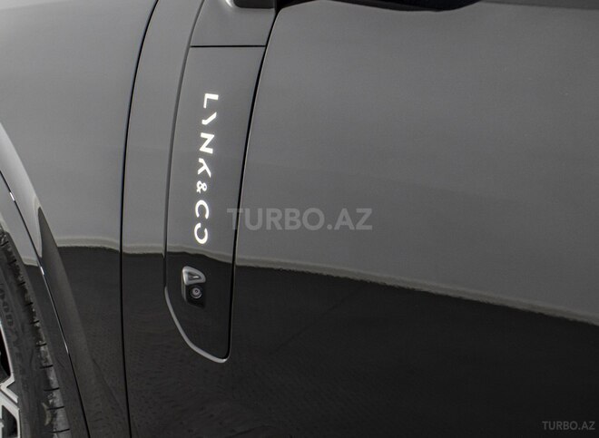 Lynk & Co 900-15