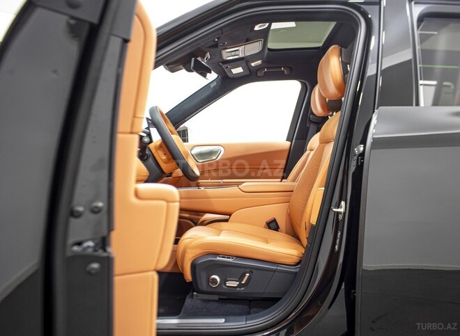 Lynk & Co 900-23