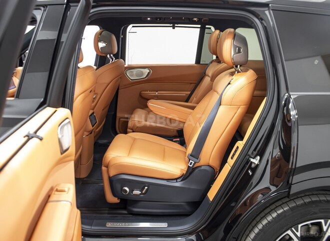 Lynk & Co 900-25