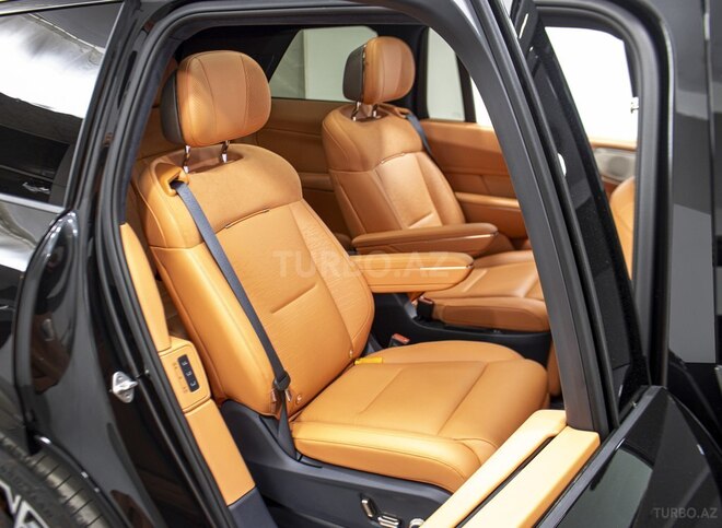 Lynk & Co 900-32