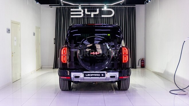 BYD Leopard 5-4