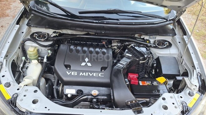 Mitsubishi Outlander 2008, 285,000 km - 3.0 l - Sumqayıt