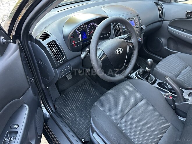 Hyundai i30 2011, 274,000 km - 1.6 л - Bakı
