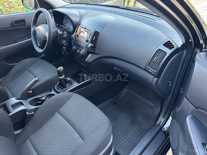 Hyundai i30 2011, 274,000 km - 1.6 л - Bakı