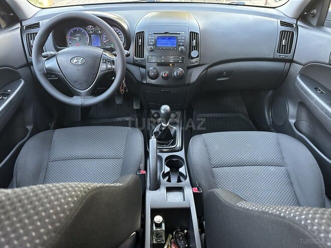 Hyundai i30 2011, 274,000 km - 1.6 л - Bakı