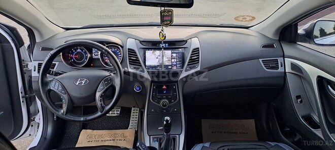 Hyundai Avante 2014, 177,000 km - 1.6 l - Astara