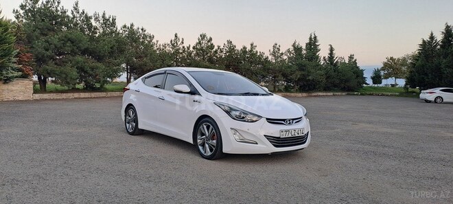 Hyundai Avante 2014, 177,000 km - 1.6 l - Astara