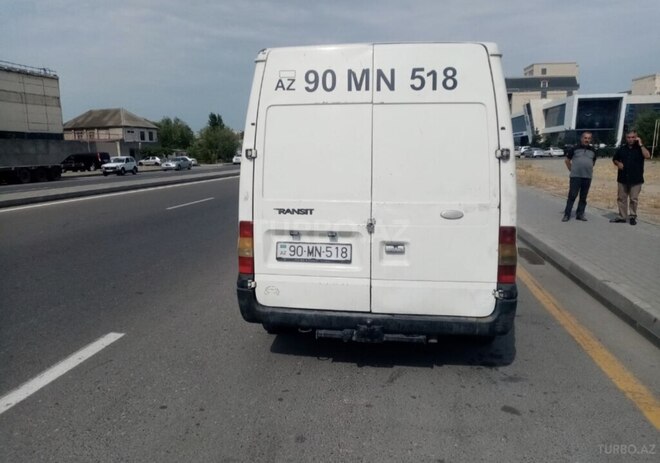 Ford Transit-4