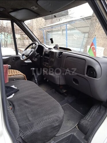 Ford Transit-5