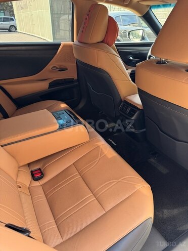 Lexus ES 300h 2022, 55,555 km - 2.5 l - Bakı