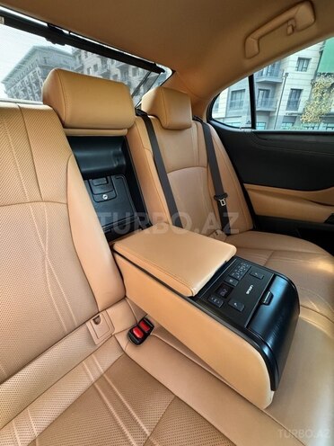 Lexus ES 300h 2022, 55,555 km - 2.5 l - Bakı