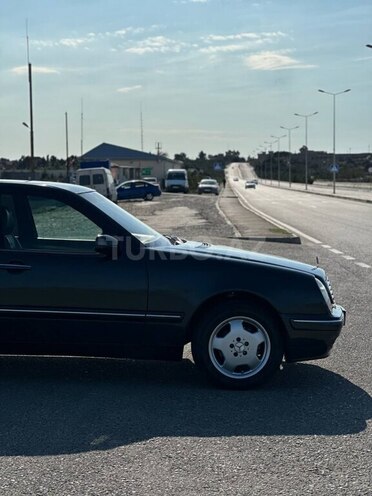 Mercedes E 200 1999, 424,000 km - 2.0 л - Bakı