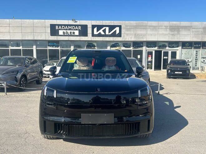 Lynk & Co 900-2