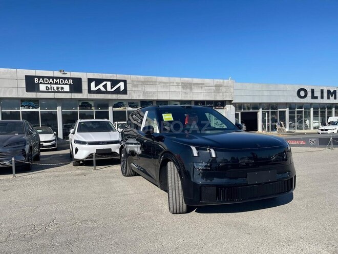 Lynk & Co 900-3
