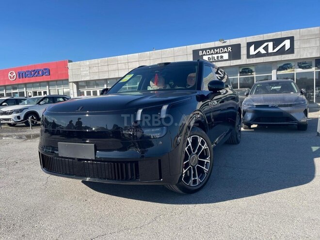 Lynk & Co 900-1