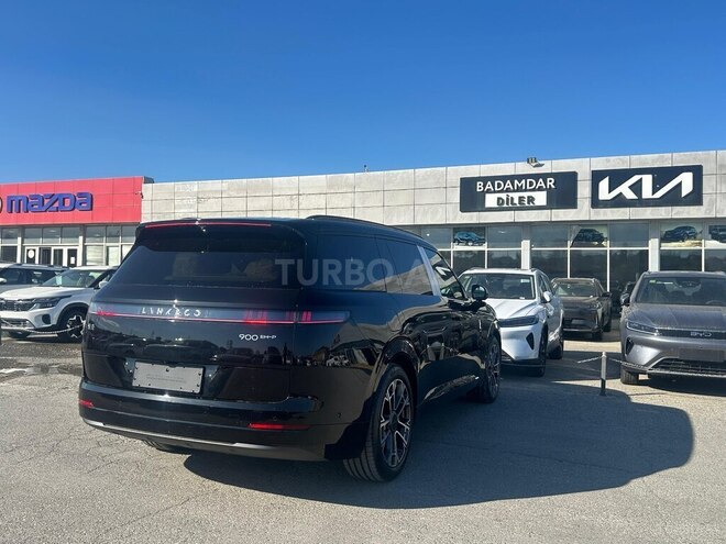 Lynk & Co 900-8