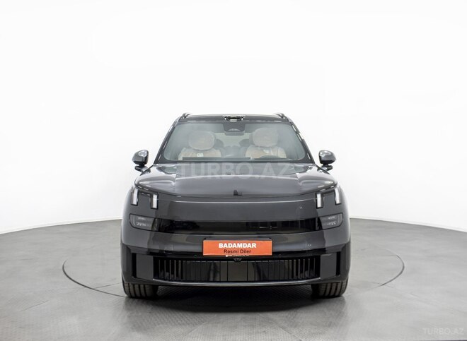 Lynk & Co 900-2