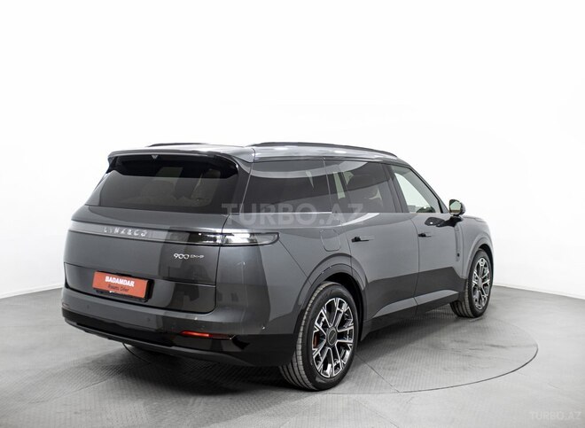 Lynk & Co 900-6