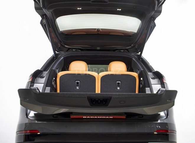 Lynk & Co 900-13