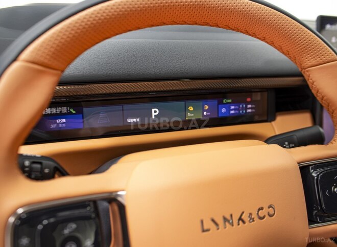 Lynk & Co 900-25