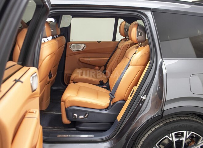 Lynk & Co 900-21