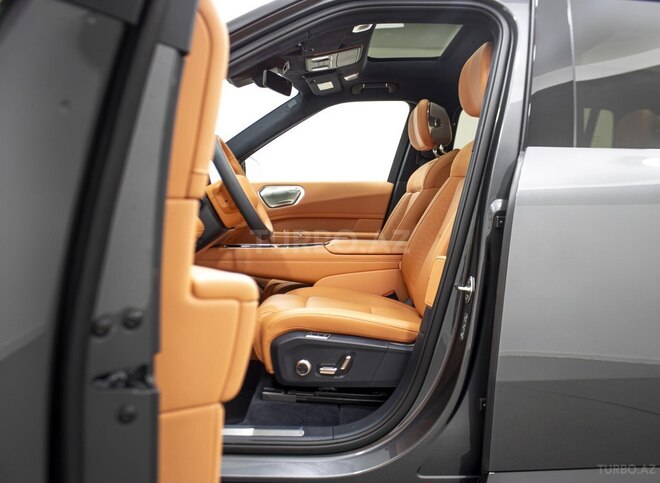 Lynk & Co 900-18