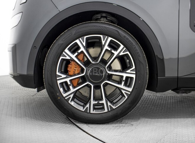 Lynk & Co 900-10