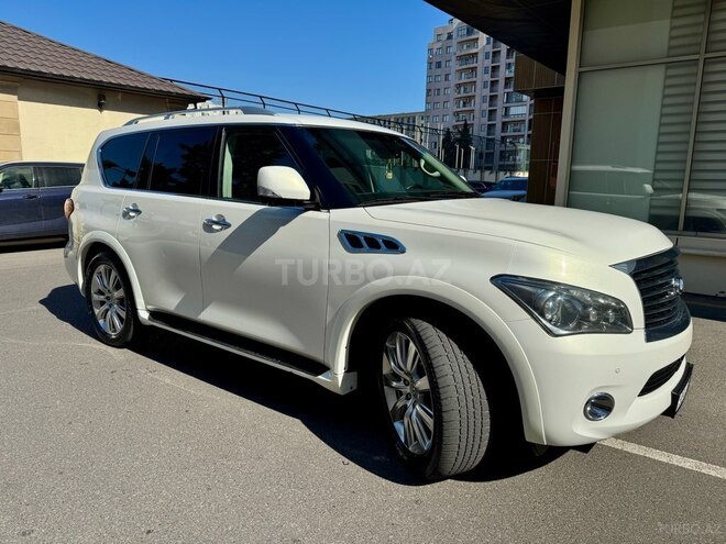 Infiniti QX56-3