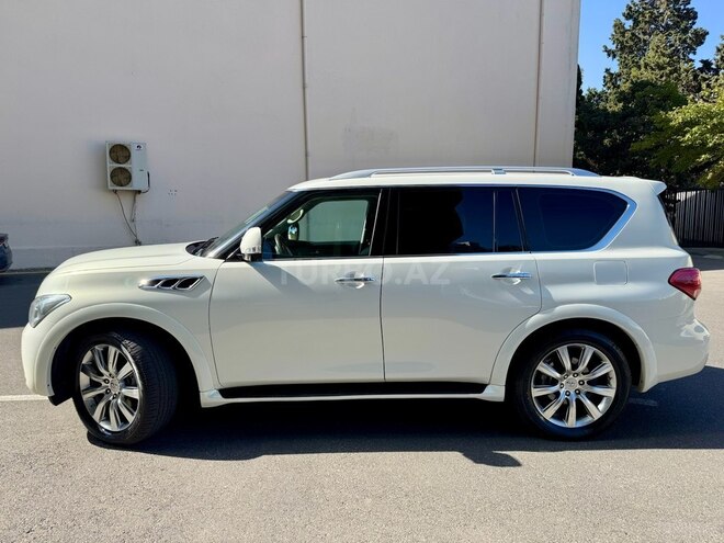 Infiniti QX56-4