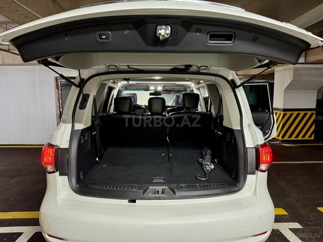 Infiniti QX56-12