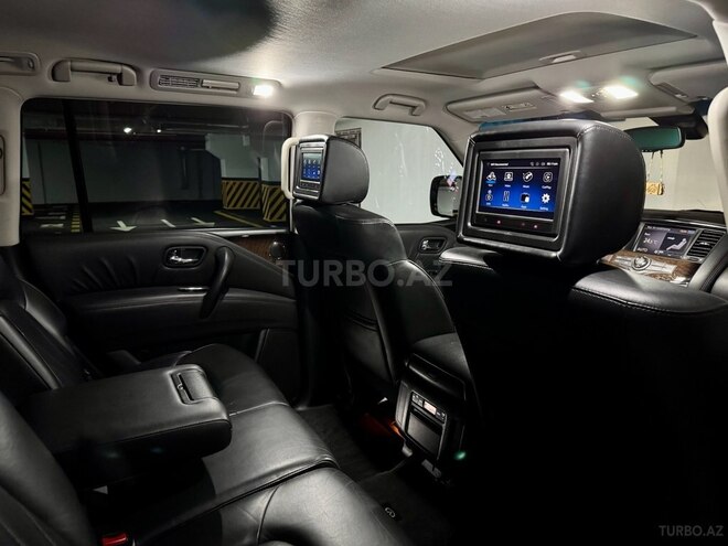 Infiniti QX56-13