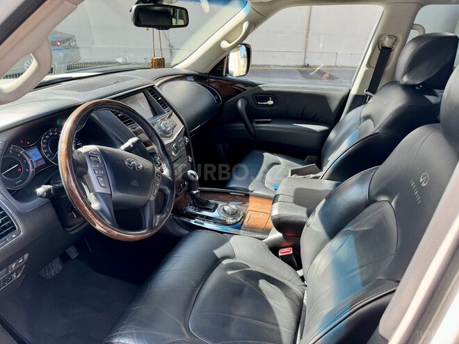 Infiniti QX56-7