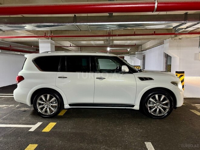 Infiniti QX56-17