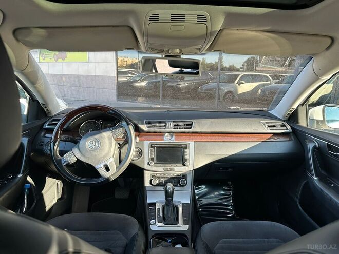Volkswagen Passat 2011, 205,000 km - 2.5 l - Bakı