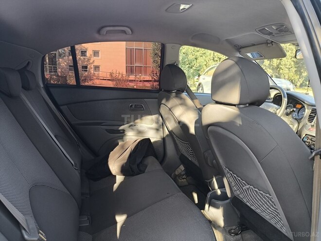 Kia Rio 2009, 236,000 km - 1.4 l - Gəncə