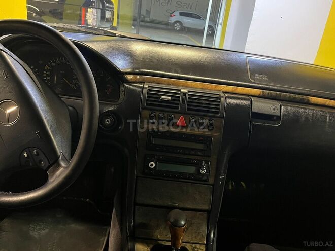 Mercedes E 230 1996, 390,000 km - 2.3 l - Bakı