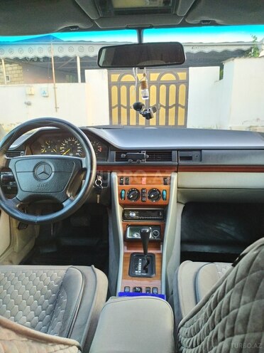 Mercedes E 220 1994, 385,652 km - 2.2 л - Şirvan