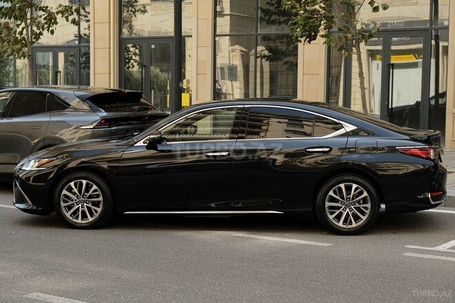 Lexus ES 300h 2022, 60,000 km - 2.5 l - Bakı