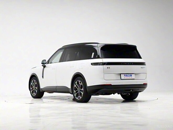 Lynk & Co 900-7