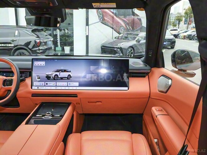 Lynk & Co 900-12