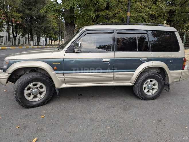 Mitsubishi Pajero 1992, 240,000 km - 2.5 л - Zaqatala