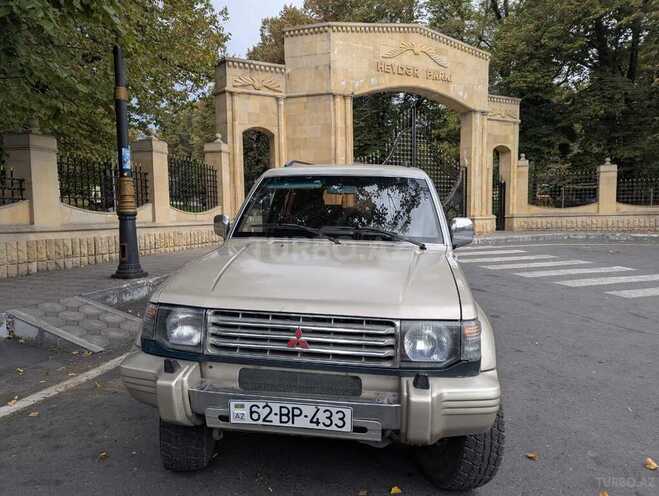 Mitsubishi Pajero 1992, 240,000 km - 2.5 л - Zaqatala