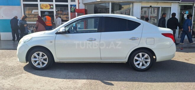 Nissan Sunny 2013, 250,000 km - 1.5 l - Bakı