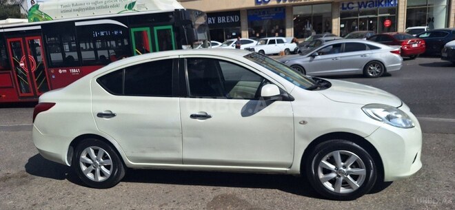 Nissan Sunny 2013, 250,000 km - 1.5 l - Bakı