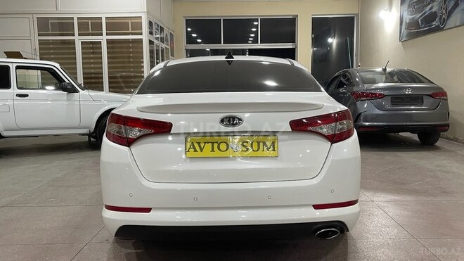 Kia Optima-4